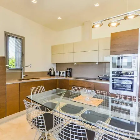 Gumbet Sleeps 8 Pool Air Con Wifi فيلة